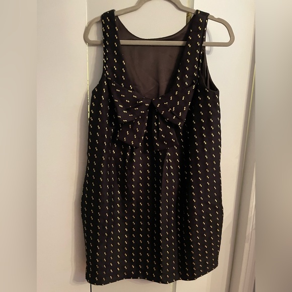 Perfect Cocktail Dress with Bow Back Detail - Picture 2 of 3